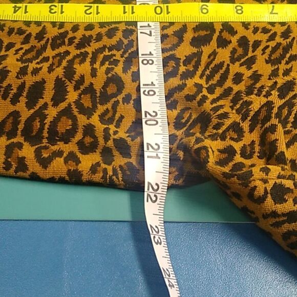 Leopard Print Women's 2X (20) Cardigan - Picture 3 of 6